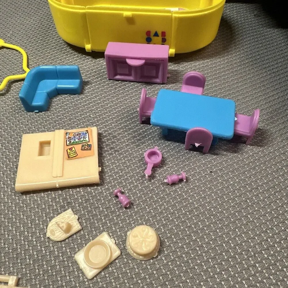 VTG 1993 Caboodles Toy Biz Mini Playset Compact Case w/ Partial Accessories Rare